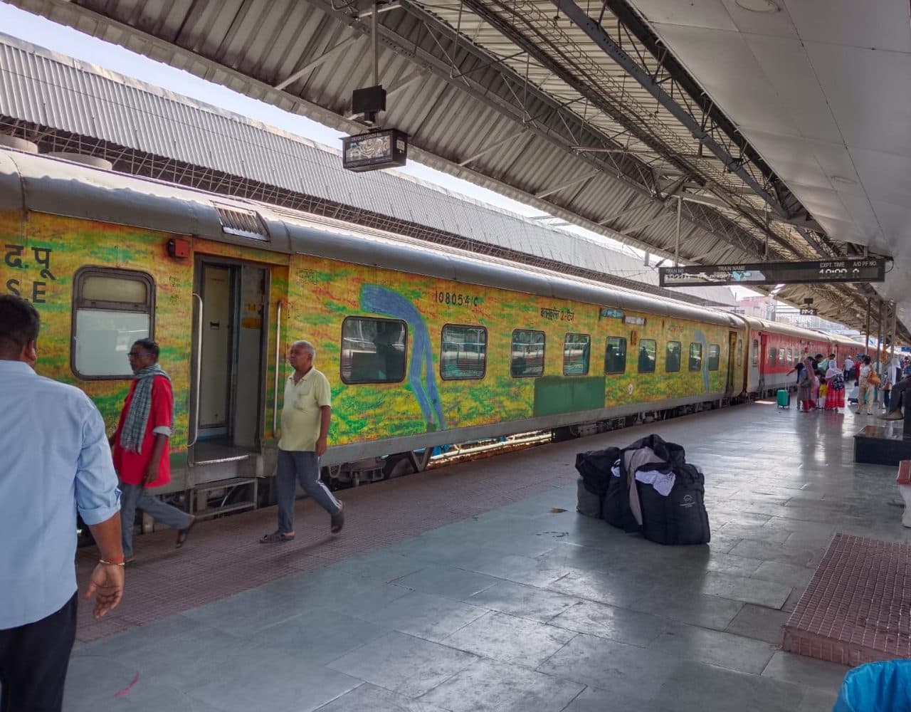 Train Ambulance From Jammu to Delhi