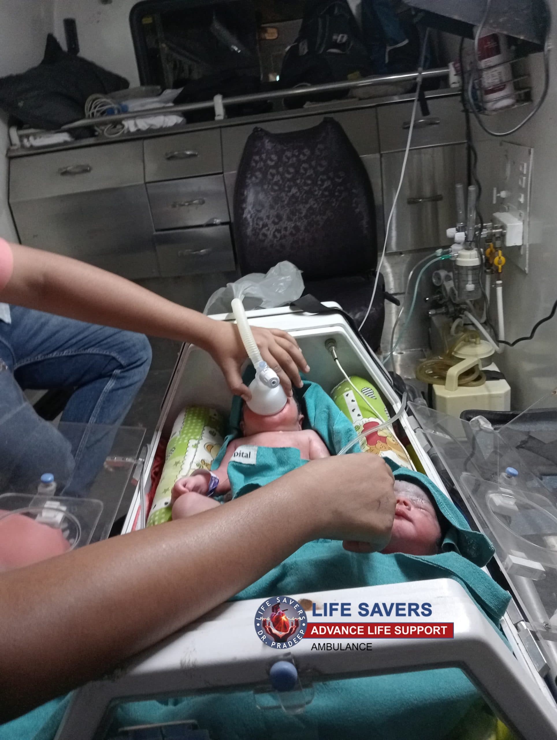 Paediatric Transport With Incubator