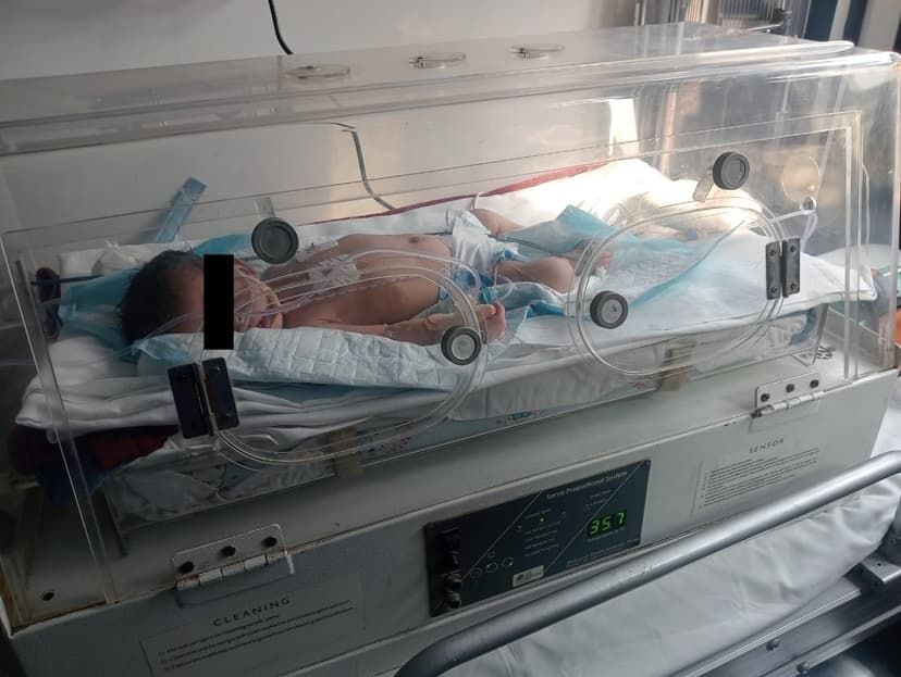 Premature Baby Shifted From Malhotra Mother & Child Hospital, Panipat to Indraprastha Apollo Hospital, Delhi