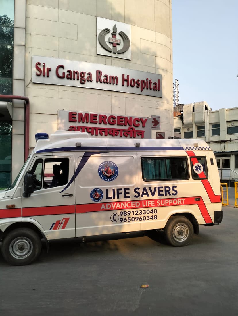 ICU Ambulance From Kailash Deepak Hospital, Preet Vihar to Sir Ganga Ram Hospital, Karol Bagh