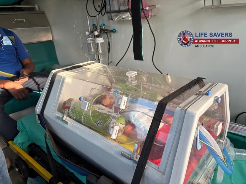 Paediatric Ambulance From Agra To Delhi