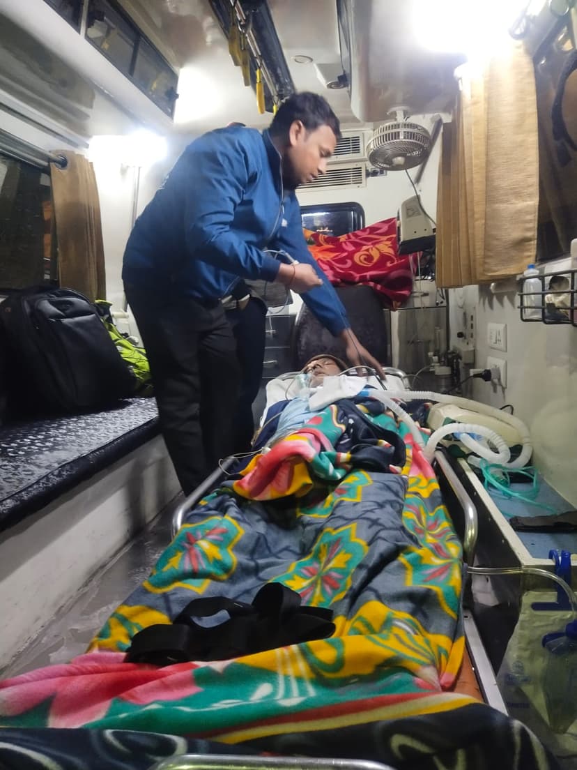 Lifesavers ICU Ambulance From Delhi To Surat