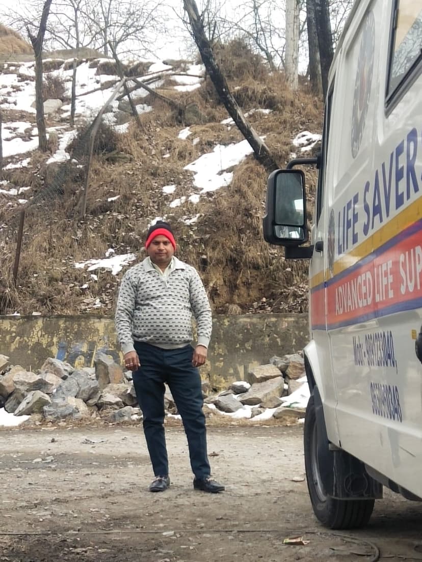 Lifesavers Ventilator Ambulance From Delhi to Srinagar