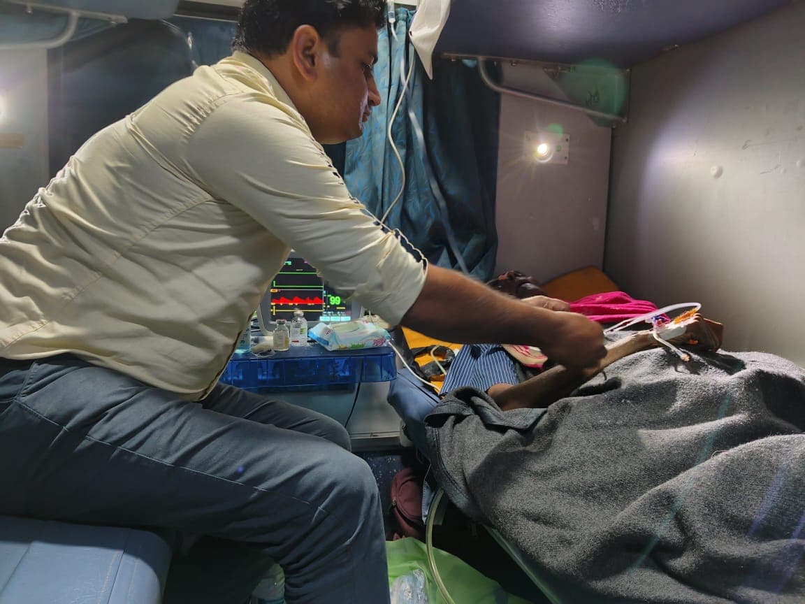 Lifesavers Train Ambulance From Fortis Delhi To Bengaluru