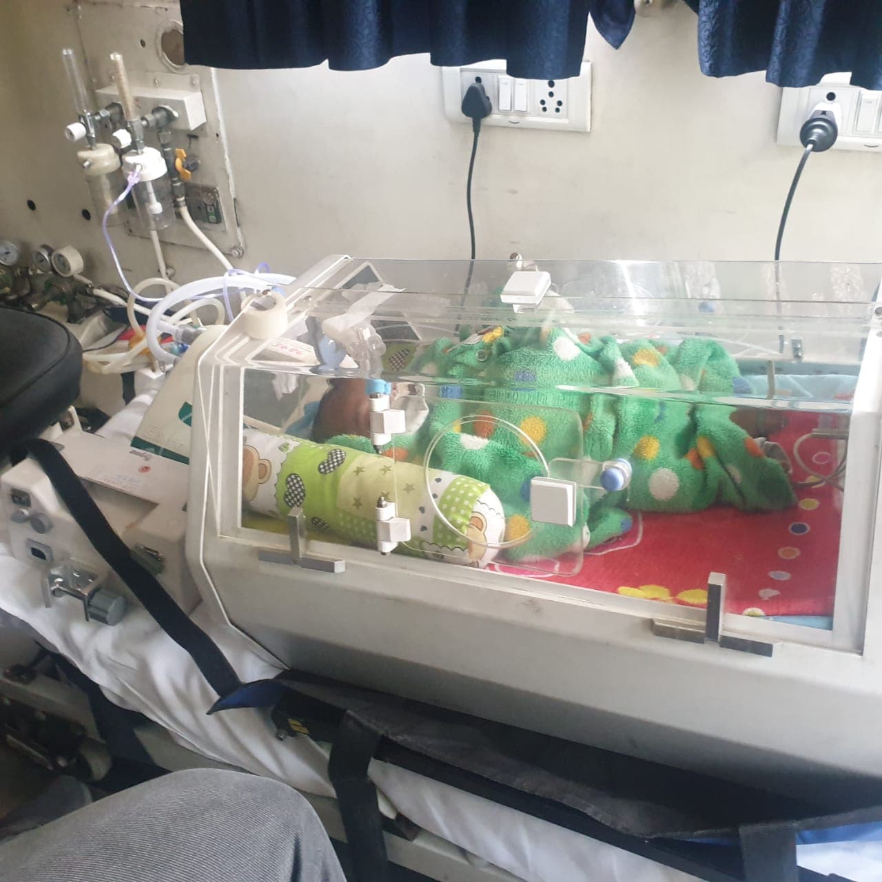 Lifesavers Emergency Paediatric Transport From Sir Ganga Ram Hospital To Safdurjung Hospital